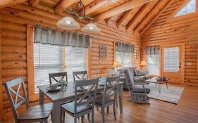 Deer Tracks Retreat In Pigeon Forge!